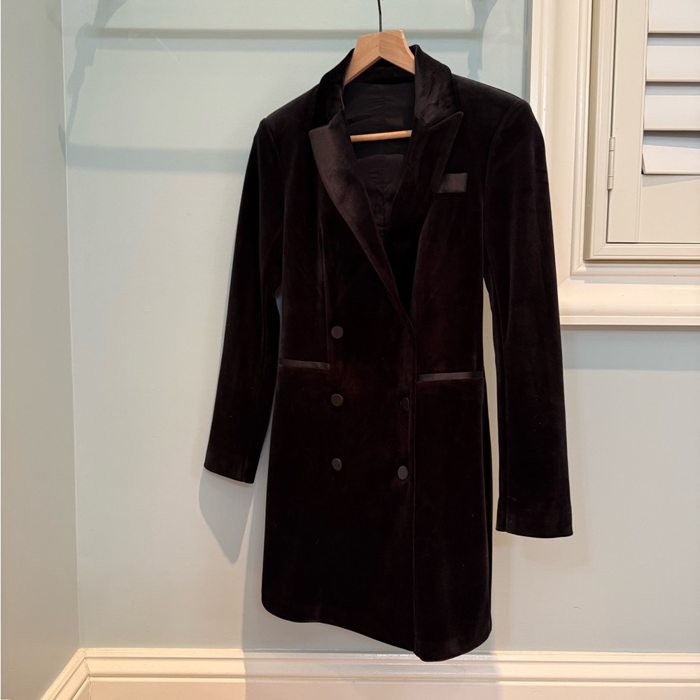 Elegant Black Velvet Jacket